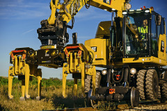 Cat M323F