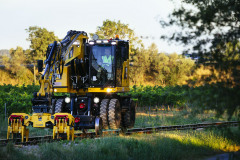 Cat M323F